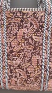 Sacs fourre-tout en coton imprimés à la main, matelassés, traditionnels indiens, faits à la main avec des motifs imprimés à la main - Product Image 6