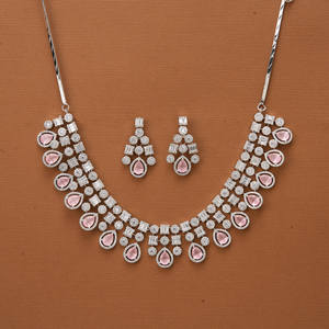 สร้อยคอผู้หญิงสไตล์คลาสสิกประดับเพชรทรงปรินเซสคัท  วัสดุทองเหลืองผสมทองแดง ชุบโรเดียม  สายแบบเชือก  ยาว 14 นิ้ว  เครื่องประดับสำหรับวันครบรอบ - Product Image 2