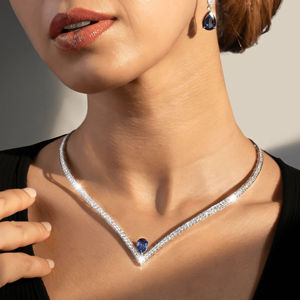 Collier unisexe de luxe AMBER JEWELS en or massif 18 carats avec diamant taille brillant et pierre centrale bleue fantaisie, certifié IGI, tendance pour mariage - Product Image 2