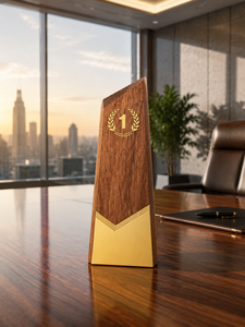 Regalos Corporativos de Cristal y Vidrio Pulido Ecológicos de Diseño Personalizado - Placa de Premios y Trofeos Moderna y Elegante con Logotipo Grabado - Product Image 4