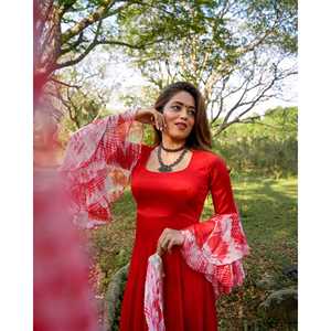 Ensemble de costume tie-dye en coton et mousseline de soie rouge pour femme - Taille XS - Product Image 1