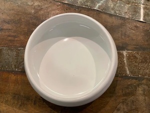 Bol de service en céramique blanc brillant, silhouette moderne et discrète, idéal pour les tables contemporaines, qualité alimentaire garantie - Product Image 2