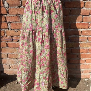 Indian Hand Block Printed White Cotton Long Skirt Dress for Women Casual Style Elastic Waistband Long Skirt At Factory Price - Product Image 1