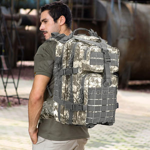Sac à dos tactique avec bretelles réglables, doublure en polyester, style décontracté, résistant à l'eau, grande capacité 56-76L pour une utilisation en extérieur - Product Image 1
