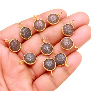 Colgante de Flor Tallada en Piedra Lunar Gris Natural con Baño de Oro Vermeil, Plata de Ley 925, Gema de Piedra Lunar, Joyería de Cristal Curativo - Product Image 5