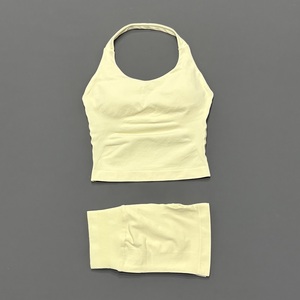 Ensemble 2 pièces de sport pour femme : Haut dos nu à bretelles, soutien-gorge et short, sans couture, pour yoga, gym, course et fitness - Product Image 4