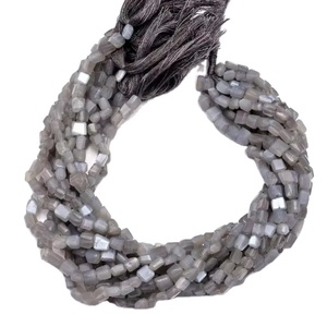 หินมูนสโตนเจียระไนแบบเหลี่ยมเพชรพลอย6มม. ลูกปัดแบบหลวมลูกปัดพลอยหยาบจำนวนมากขายส่ง - Product Image 2