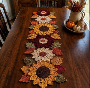 Chemin de table artisanal au crochet, motif tournesol et feuille d'érable, aux tons chauds et festifs d'automne, disponible au prix de gros - Product Image 1
