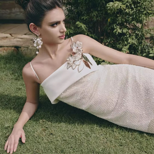 Robe en dentelle florale personnalisable, style jeune et élégant, idéale pour les vacances, la détente et la liberté, faible MOQ - Product Image 1