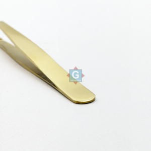 Pince à épiler durable et légère pour sourcils, en acier inoxydable plaqué or, à pointe inclinée - Product Image 4