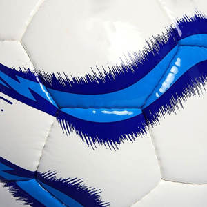 Ballon de football hybride intérieur/extérieur, haute adhérence, toucher doux, design durable, parfait pour les matchs et l'entraînement - Product Image 2