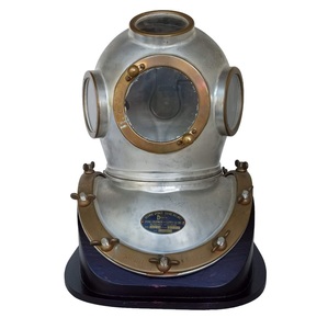 Casco de Buceo de Hierro para Decoración de Expediciones Marinas, Espacios Costeros, Colecciones Náuticas y Exhibiciones Oceánicas - Product Image 5