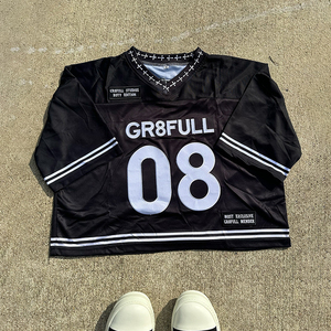 เสื้อยืดฟุตบอลคอกว้างแขนสั้นสไตล์ใหม่สำหรับผู้ชาย พิมพ์ลาย DTG แบบกำหนดเอง เสื้อกีฬาโอเวอร์ไซส์ ปักโลโก้ เสื้อยืดทรงครอป - Product Image 4