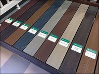 Planches de terrasse carrées en WPC modernes et imperméables pour les projets de revêtements de sol extérieurs des entrepreneurs