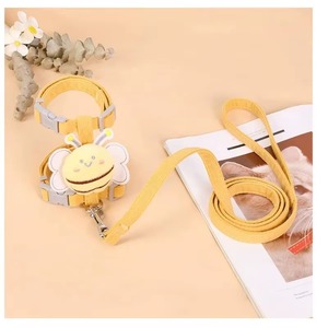 Ensemble Harnais, Laisse et Collier pour Chat, Harnais Réglable Double Couche Motif Abeille de Dessin Animé pour Chiens de Petite et Moyenne Taille - Product Image 3