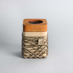 Quemador de incienso de bambú hecho a mano con malla de alambre y tapa de madera, difusor aromático para uso en todas las estaciones. - Product Image 3