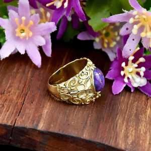 Anillo de Diseño en Plata de Ley 925 con Baño de Oro Vermeil de 18K, Estilo Floral, Hecho a Mano, con Turquesa Púrpura de Corte Ovalado en Engaste de Bisel - Product Image 6