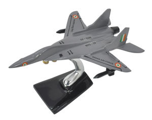 โมเดลเครื่องบินอินเดียแอร์ฟอร์ซ รุ่น Su-30 ขนาด 8 นิ้ว งานแฮนด์เมด ของตกแต่ง ทำด้วยมือ สีเทา - Product Image 3