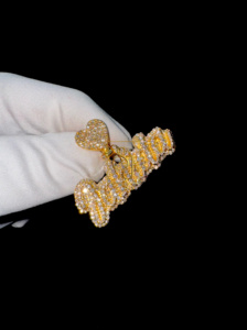 สร้อยคอจี้ตัวหนังสือแบบตัวหนังสือสีทอง10K ที่เป็นตัวอักษรสลักรูปหัวใจแบบกำหนดเองพร้อมจี้เพชรธรรมชาติของขวัญทันสมัย - Product Image 6