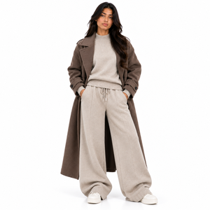 Ensemble de survêtement premium en maille épaisse et oversize pour femme, pull à col roulé et pantalon large, vente en gros OEM, vêtements d'intérieur d'hiver, marque privée - Product Image 2