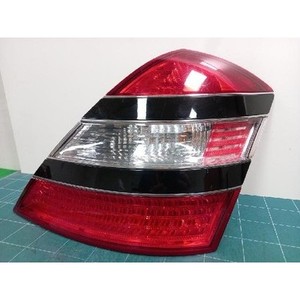 ไฟท้ายขวามือสองสำหรับรถ S-class รุ่น A2218200464 - Product Image 1