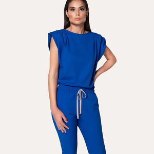 Diseño moderno y ajustado para entornos profesionales. Uniforme médico para hombre que proporciona comodidad duradera. Uniforme médico para hombre. - Product Image 3
