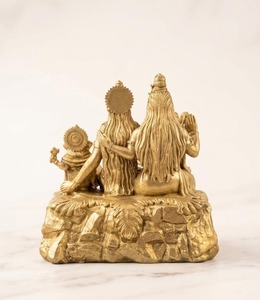 Estatua de Shiv Parivar de Latón Puro de Jaipur Metals |   Diseño Tradicional Hecho a Mano |   Regalo Religioso para Decoración del Hogar |   8x5.5x8cm 153g - Product Image 5