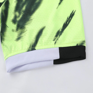 Uniformes de football à manches courtes de qualité supérieure, kits de football OEM d'usine, uniformes de football respirants sur mesure avec logo par sublimation - Product Image 5