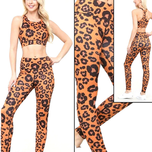 Ensemble de yoga imprimé léopard 2 pièces : Leggings taille haute et crop top dos nageur en Spandex et Polyester extensible dans les quatre sens - Product Image 1