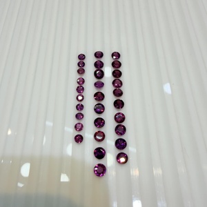 Natürlicher Rhodolith-Granat im Brillantschliff, lose lila Edelsteine, facettiert, violette Farbe, gemischte Größen, Farbspiel für die Schmuckherstellung, Lot - Product Image 6