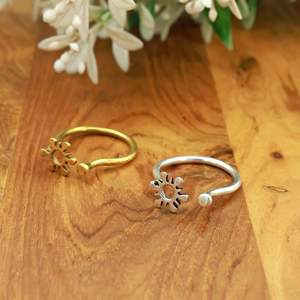 Bague soleil en laiton faite à la main, bague ouverte ajustable, bijoux tribaux bohèmes en laiton, vente en gros OEM/ODM Jaipur Inde - Product Image 4