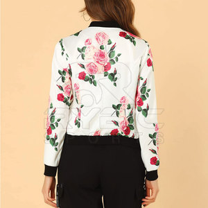 Chaquetas Varsity con Estampado para Mujer, Inspiradas en el Estilo de Vida, de Alta Calidad, Ropa Suave Premium para Looks Urbanos Contemporáneos - Product Image 4