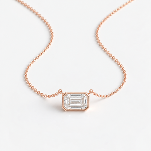 Collar con Colgante de Diamante Rectangular Esmeralda Certificado de 8x6 mm, 1.5 CT, Color E, Claridad VS1, Oro Amarillo de 14K, Diamante Cultivado en Laboratorio - Product Image 4