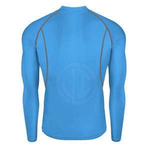 เสื้อคอมเพรสชั่นผู้ชาย ผลิตจากโพลีเอสเตอร์ สำหรับออกกำลังกายและฟิตเนส - Product Image 5