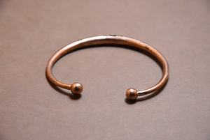 Bracelet manchette en cuivre rouge Tuareg fait main, design berbère, bijoux artisanaux - Product Image 4