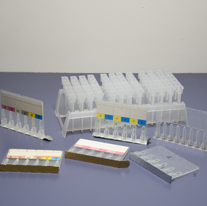 Máquina de Enchimento, Selagem e Rotulagem Automática de Alta Qualidade Q-best para Cartões de Agrupamento Sanguíneo, Reagentes de Teste de Sangue e Embalagens de Vidro com PLC - Product Image 2