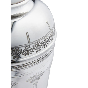 Shaker à cocktails classique en argent avec gravures décoratives complexes – Essentiel élégant pour barman, conçu pour les occasions sophistiquées - Product Image 5