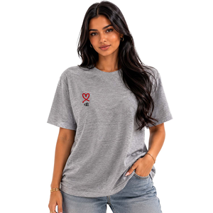 Camiseta Oversize de Mujer con Hombros Caídos, Personalizable con Logotipo Bordado, Camisa de Mujer con Logo de Corazón, Ajuste Holgado, Algodón para Todas las Estaciones - Product Image 1
