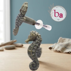 Tirador de Cajón de Hierro Fundido con Diseño Moderno de Caballito de Mar, Forma Novedosa, Fácil Instalación, para Armarios y Muebles de Baño - Product Image 1
