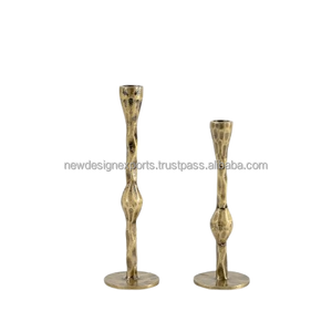 Pedestal Cónico de Metal Martillado de Lujo – Adorno de Interior en Tono Cobre Tradicional - Product Image 2