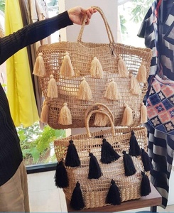 Sac fourre-tout décontracté en paille tressée, style boîte, vintage, rond, avec bandoulière en cuir PU, fermeture éclair et broderie - Product Image 1