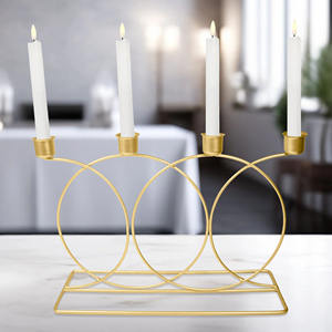 Elegante Candelabro Dorado de 4 Brazos, Perfecto para Decoración de Fiestas, Disponible en Diferentes Tamaños - Product Image 4
