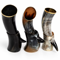 Corne à boire viking artisanale, écologique et durable, en véritable corne de bœuf, 450 ml, avec support en corne de buffle, bordure en laiton, embout en corne de loup, style nordique