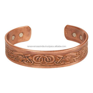 Pulsera de Cobre Tradicional Pulida a Mano con Diseño Celta Clásico, Ecológica y Forjada a Mano para Regalos de Navidad - Product Image 1
