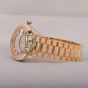 Montre de luxe Briva en acier inoxydable à quartz, écologique, affichage jour/date, étanche 10 bars, lunette ornée, chiffres romains étincelants - Product Image 5