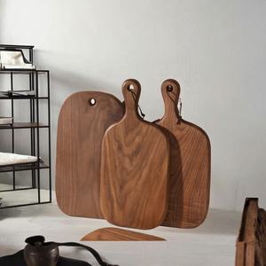 เขียงไม้เนื้อแข็งวอลนัทญี่ปุ่นแบบใช้แล้วทิ้ง ยี่ห้อ Belief พร้อมถาด หนา 2 ซม. ใช้กับเครื่องล้างจานได้ เหมาะสำหรับหั่นสเต็ก พิซซ่า ขนมปัง - Product Image 3