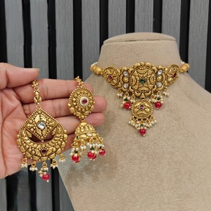 Magnifique ensemble collier et boucles d'oreilles en moissanite plaqué or de qualité supérieure, style antique, pour collection de mariage. - Product Image 1