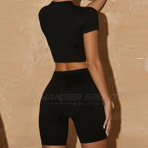 Ensemble de crop tops pour femmes en coton de haute qualité, design personnalisé, pour usage extérieur, en vente - Product Image 4