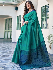 KV Women's <b>Green</b> <b>Silk</b> Jacquard Saree With Unstitched Blouse - Product Image 4