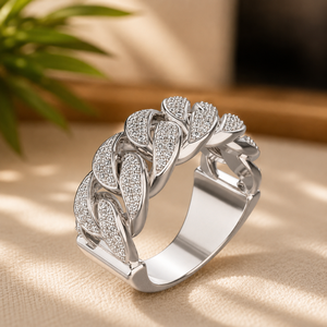 Bague de fiançailles en moissanite plaquée or jaune, sertie de diamants ronds brillants, bijoux de mariage unisexe - Product Image 5